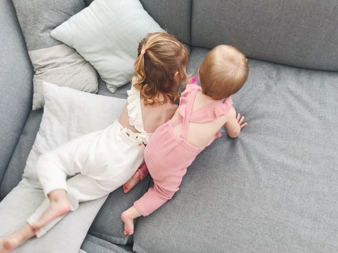 P.S. De schattige jumpsuits van op de foto zijn trouwens van Zara.